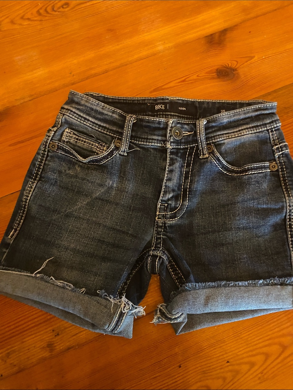 BKE Women's Dark Indigo Rolled-Hem Denim Shorts